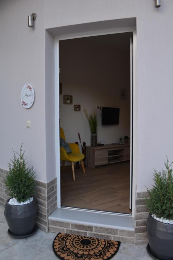 Marieli Apartment Perama  Exterior photo